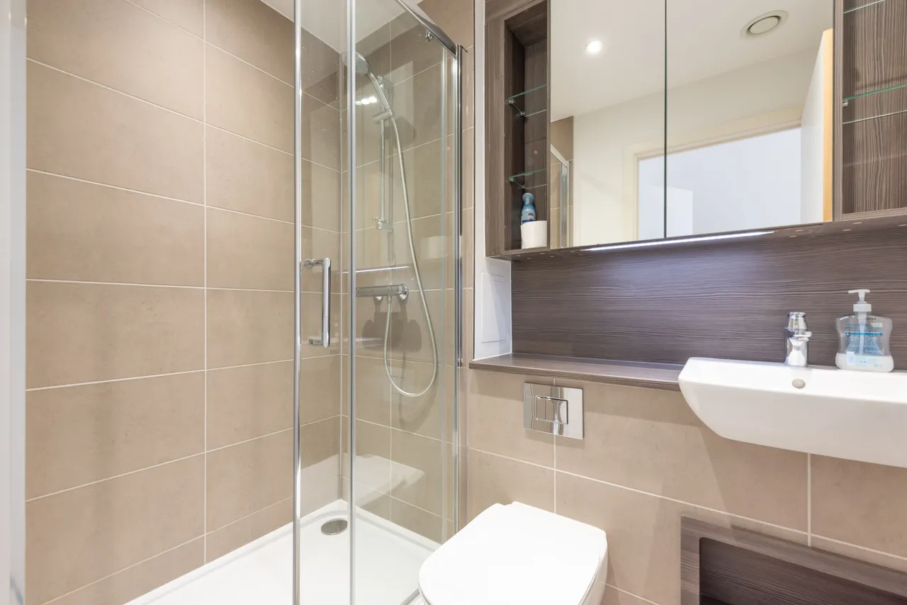 Flat 17, Woodlark Apartments, 1 Damsel Walk, London, photo 9