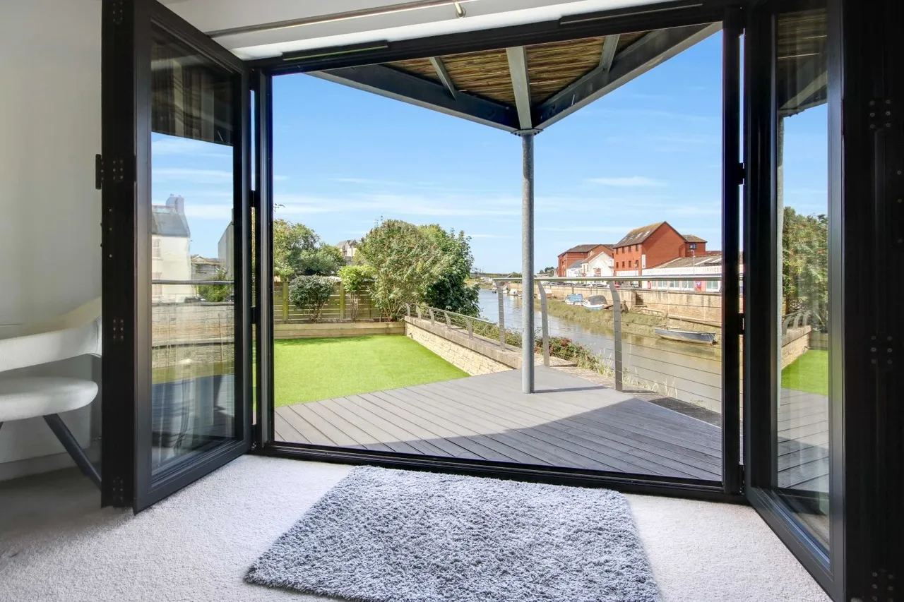 2 bed flat for sale, Brunswick Wharf North Walk, Barnstaple, EX31