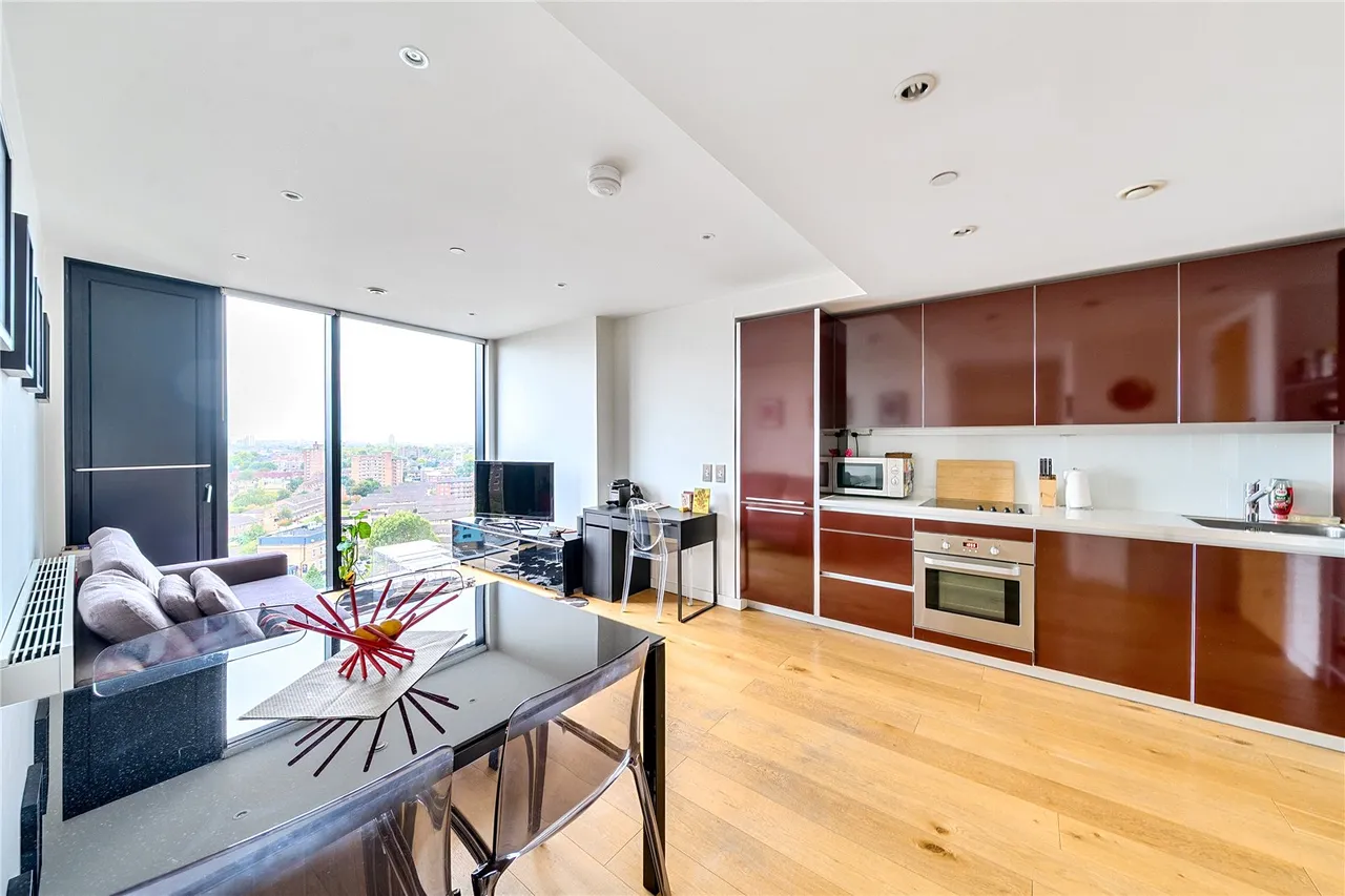 1 bed flat for sale, Walworth Road, London, SE1