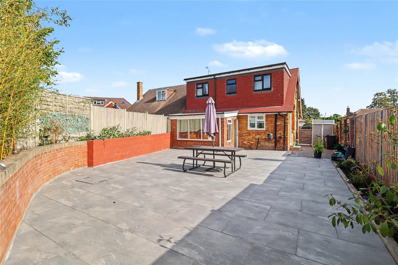 Mayhurst Close, Woking, GU22, photo 11