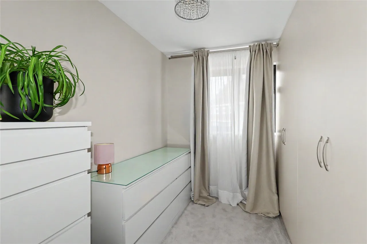 Mayhurst Close, Woking, GU22, photo 8