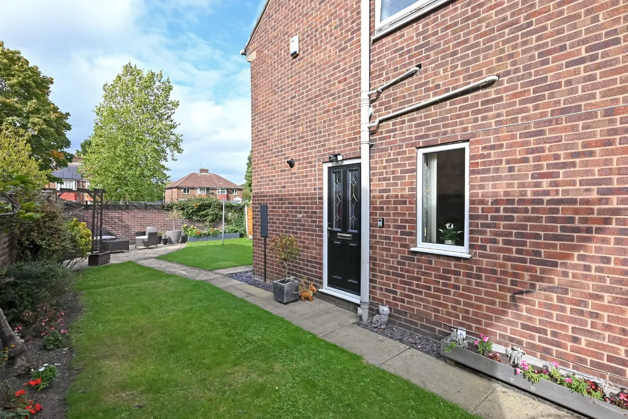 Waveney Grove, Clifton, YO30, photo 13