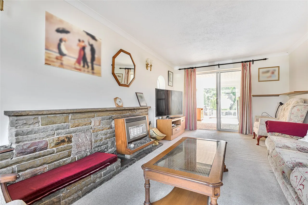 Send Marsh Road, Ripley, GU23, photo 5
