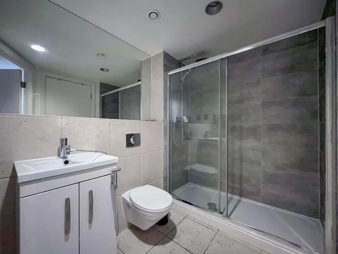 Central Quarter, West Point, LS1, photo 8