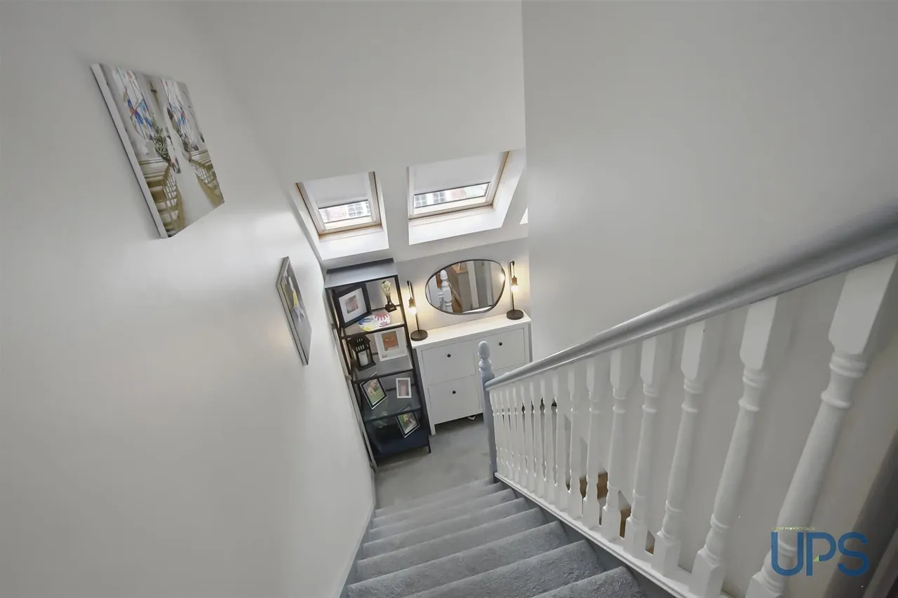 Stewartstown Road, Belfast, BT17, photo 17