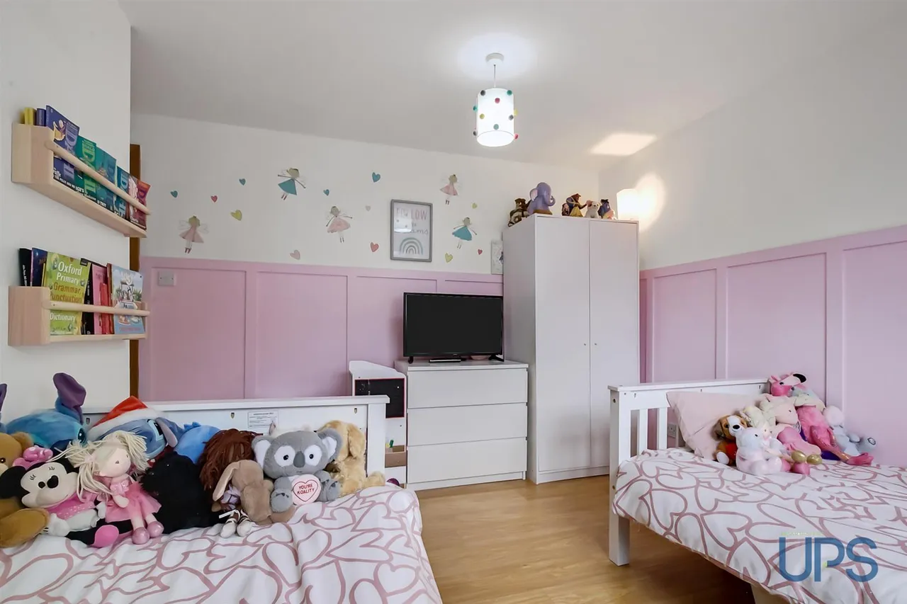Stewartstown Road, Belfast, BT17, photo 26