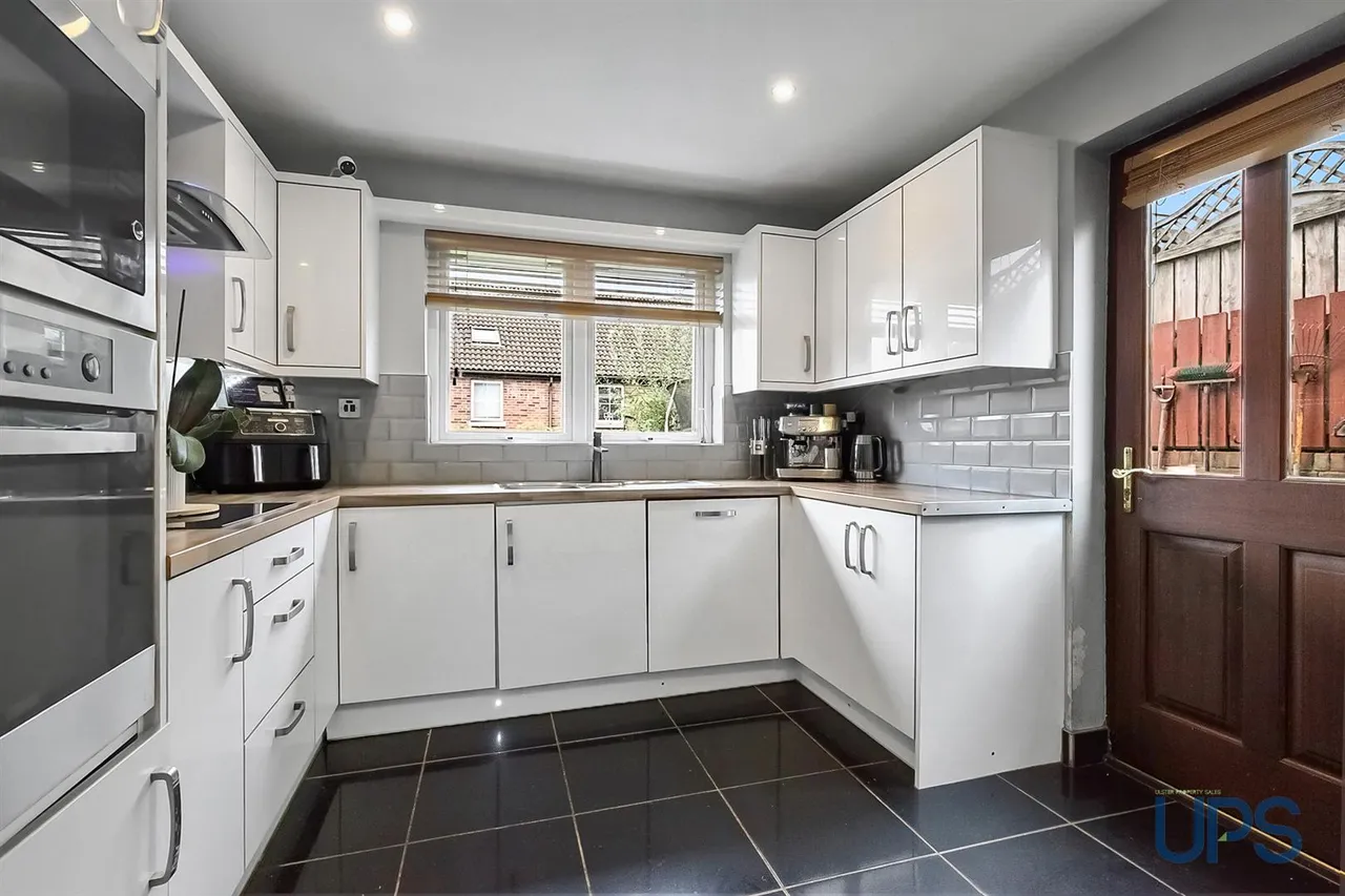 Stewartstown Road, Belfast, BT17, photo 14