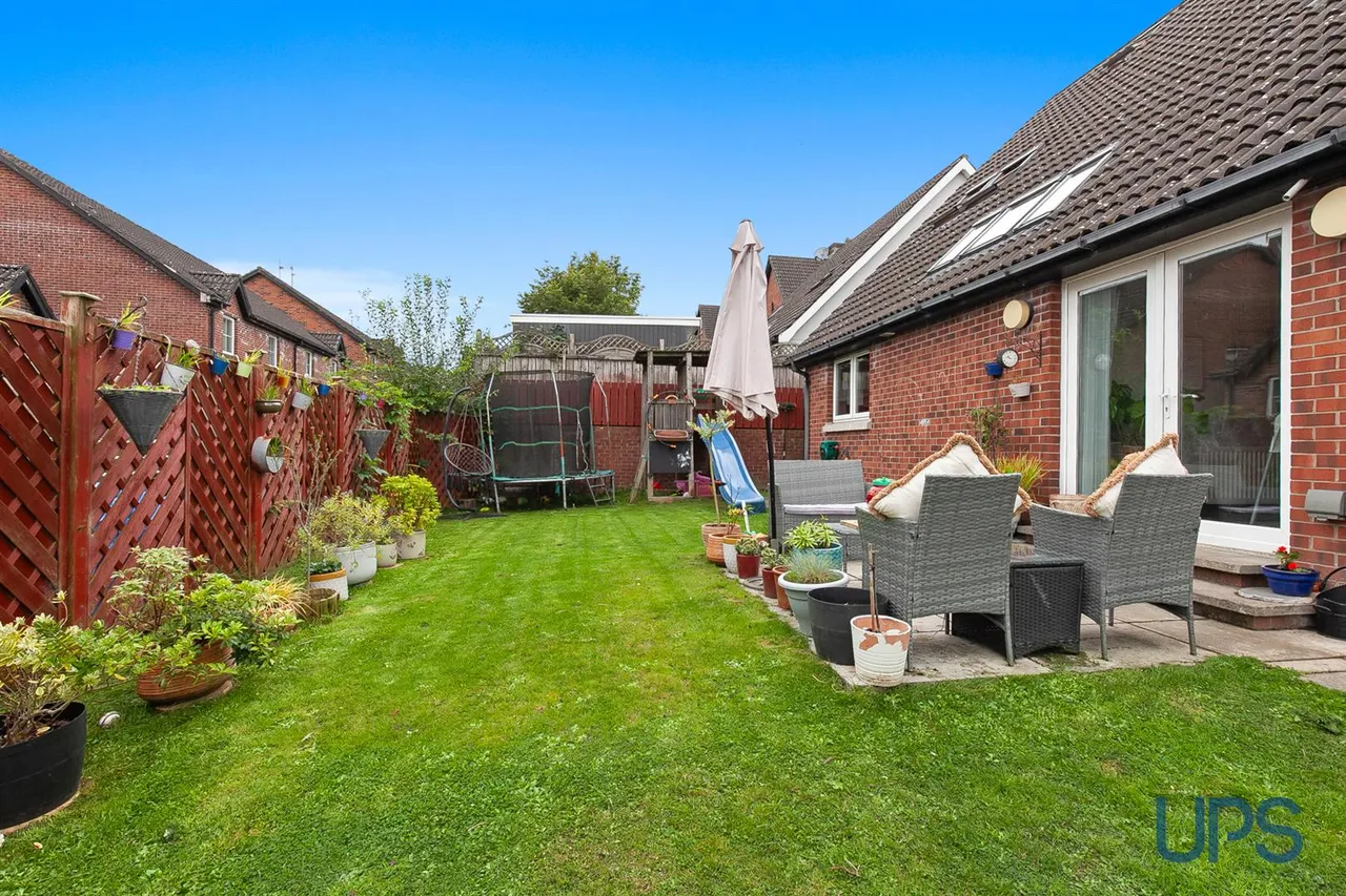 Stewartstown Road, Belfast, BT17, photo 31
