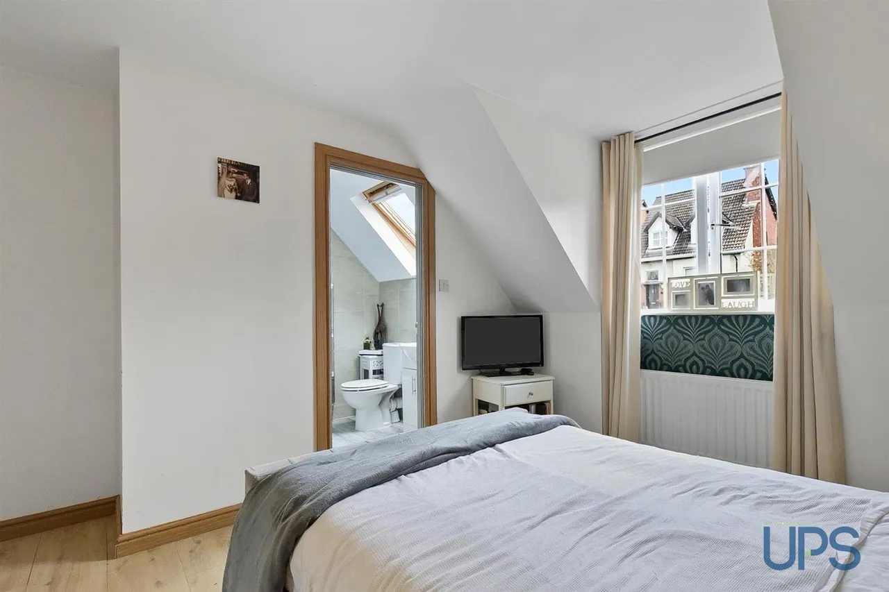 Stewartstown Road, Belfast, BT17, photo 20