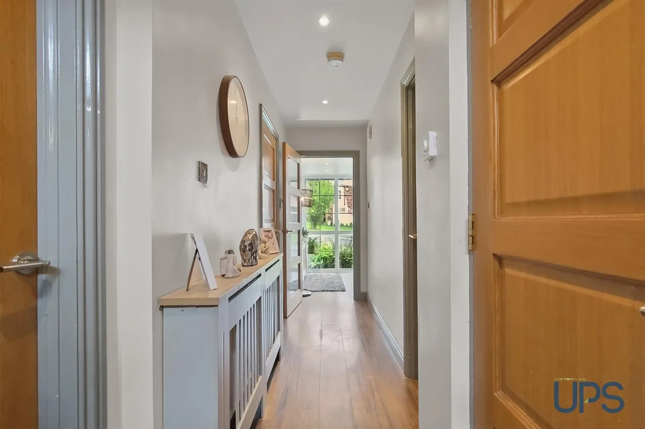 Stewartstown Road, Belfast, BT17, photo 5