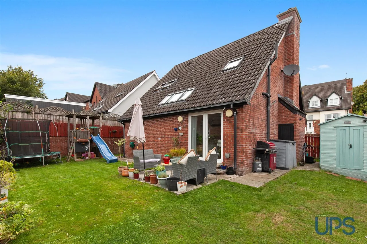 Stewartstown Road, Belfast, BT17, photo 32