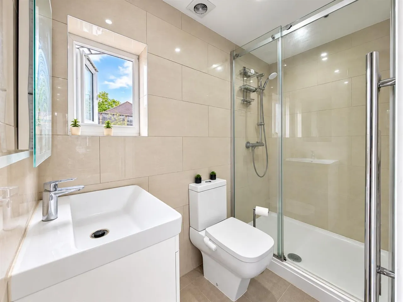 Semi Detached For SalePinkwell Avenue, Hayes, UB3, photo 13