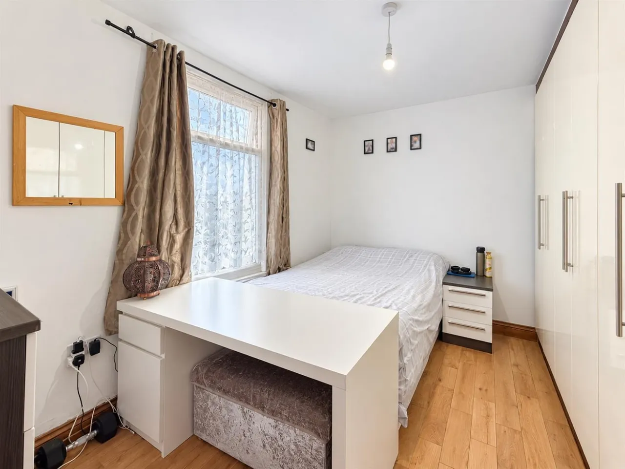 Semi Detached For SalePinkwell Avenue, Hayes, UB3, photo 5