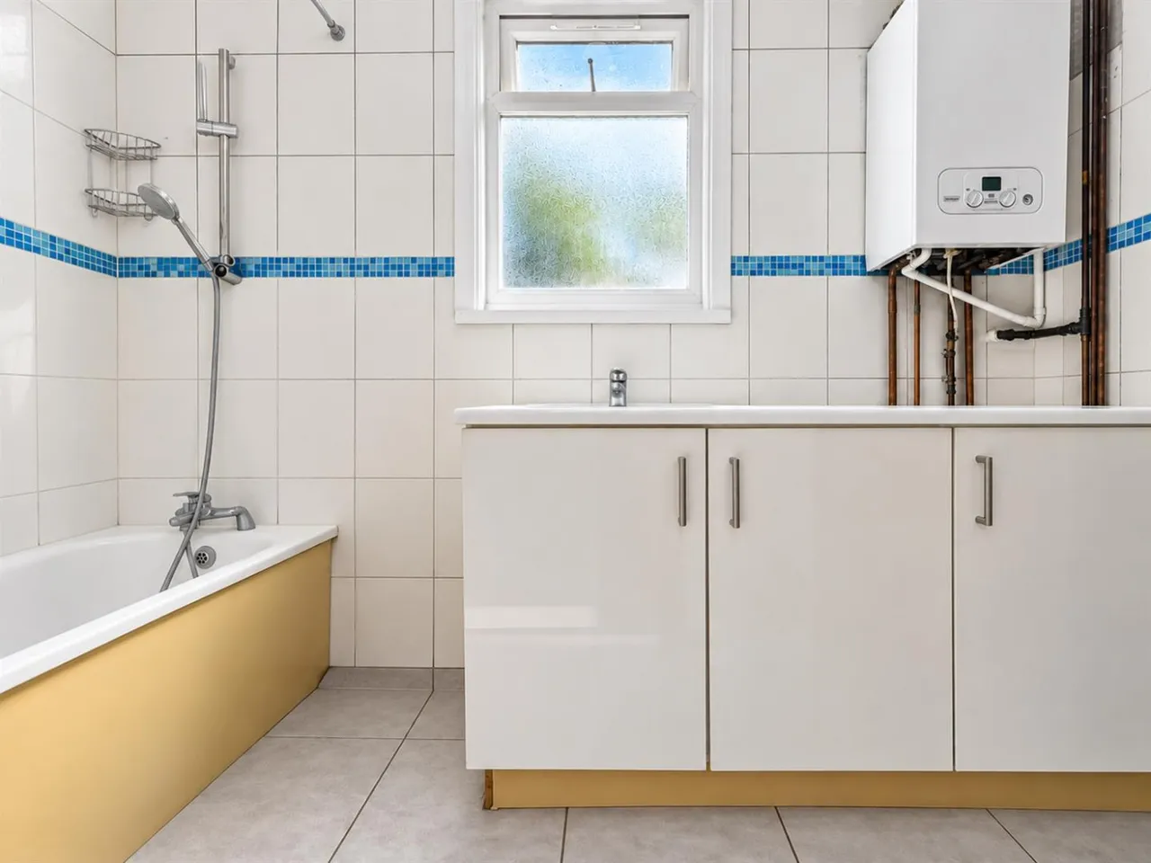 Semi Detached For SalePinkwell Avenue, Hayes, UB3, photo 7