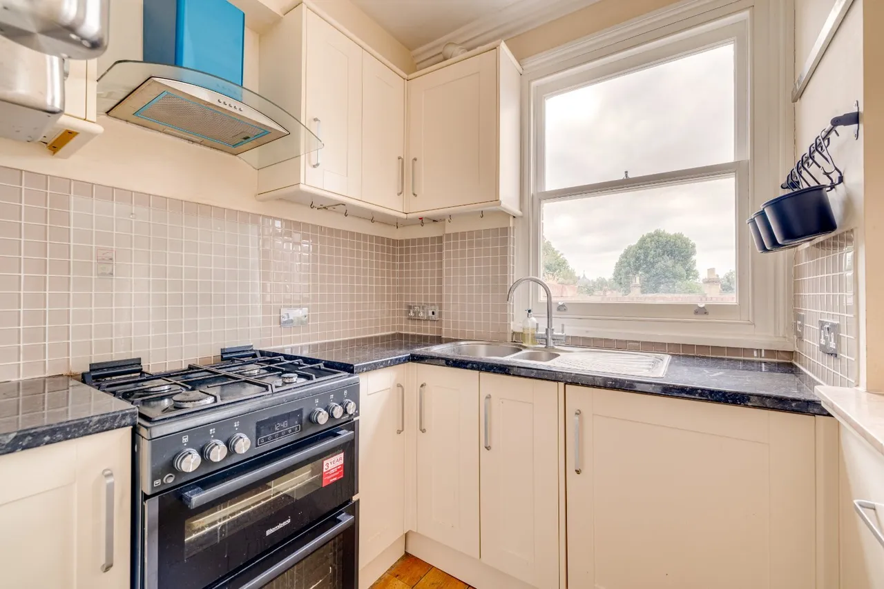 Fulham Road, London, SW6, photo 3