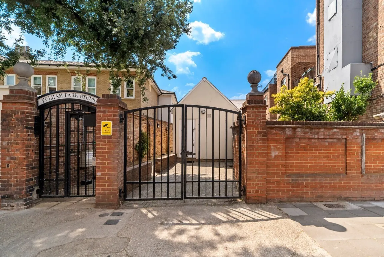 Fulham Road, London, SW6, photo 10