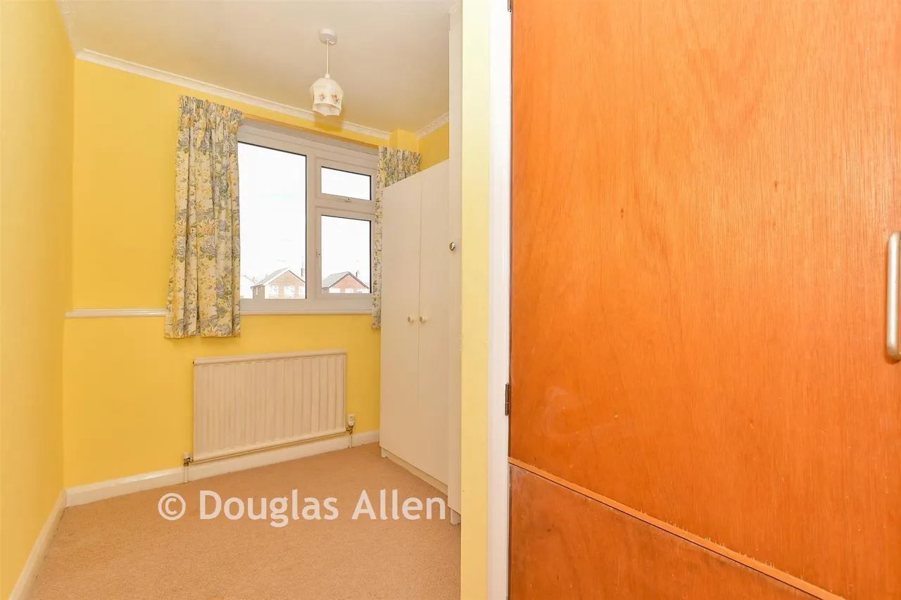Burne Avenue, Wickford, SS12, photo 16