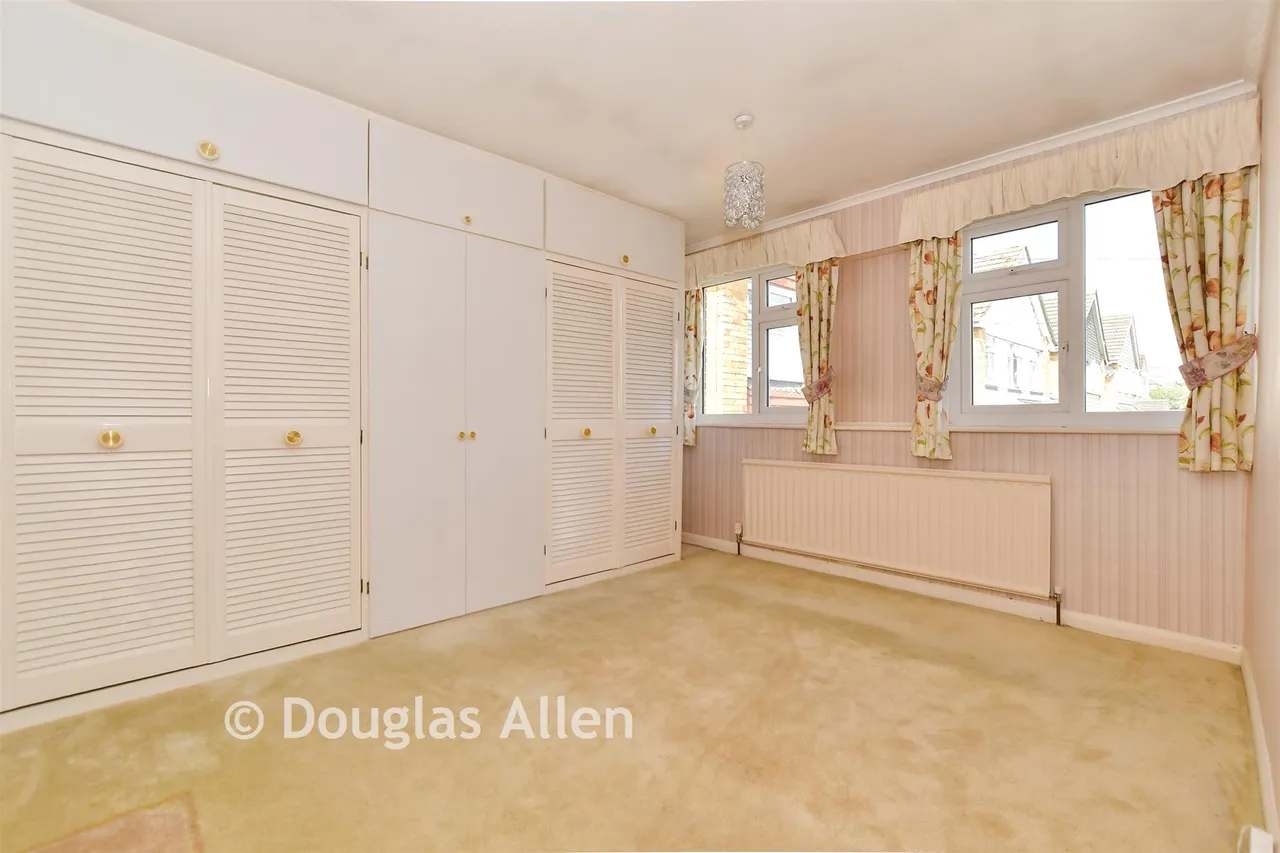 Burne Avenue, Wickford, SS12, photo 13