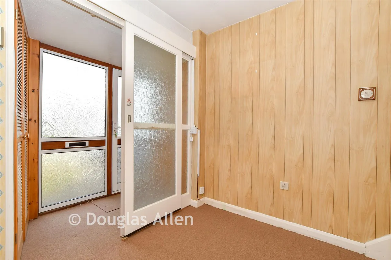 Burne Avenue, Wickford, SS12, photo 12