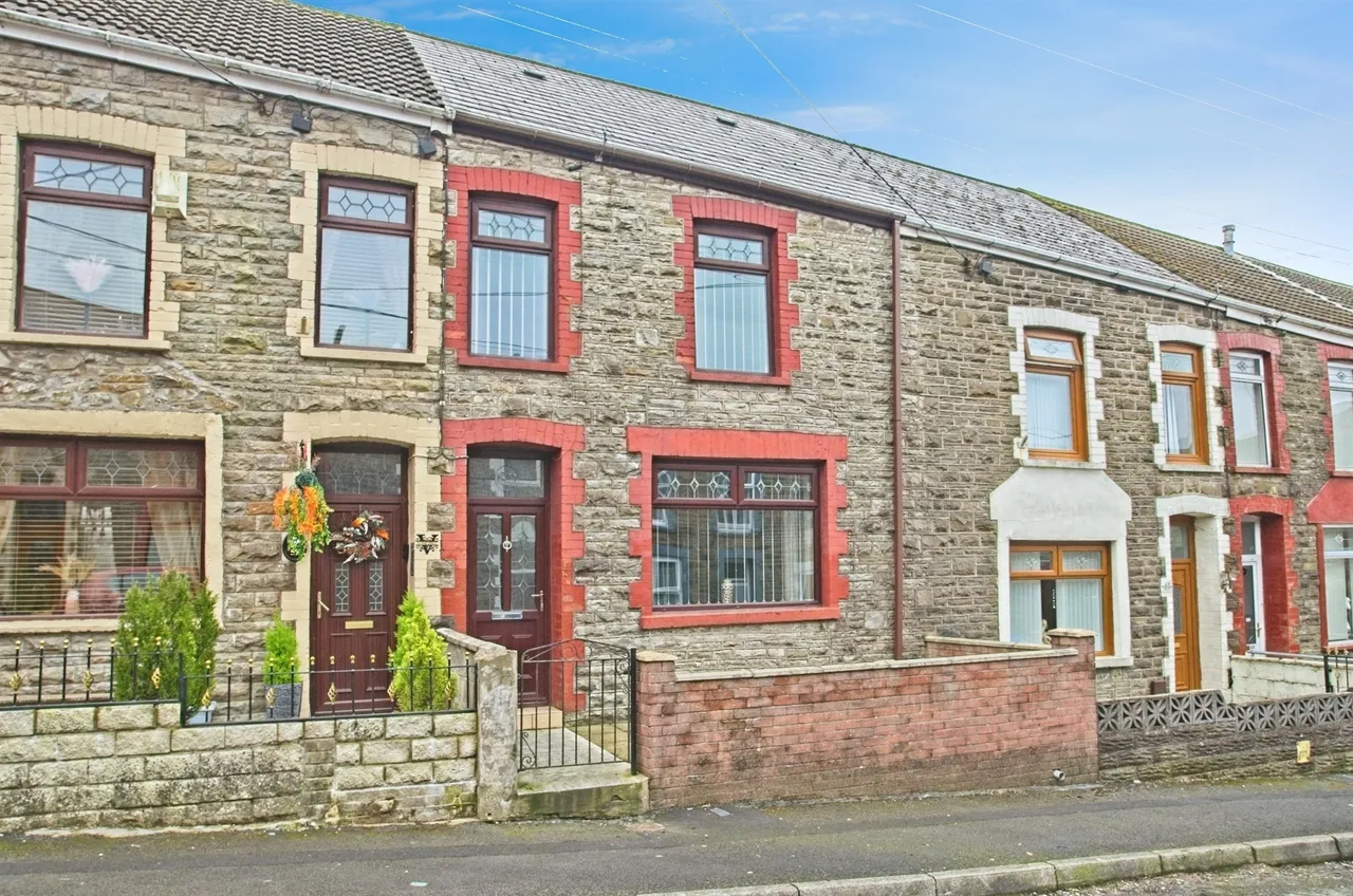 3 bed house for sale, Lloyd Street, Maesteg, CF34