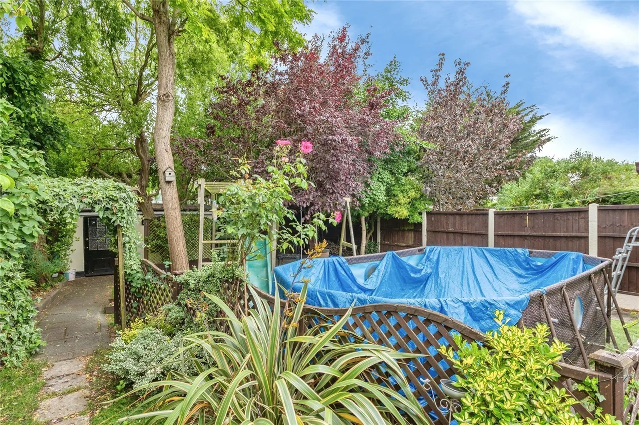Alexandra Road, RAINHAM, Essex, RM13, photo 22