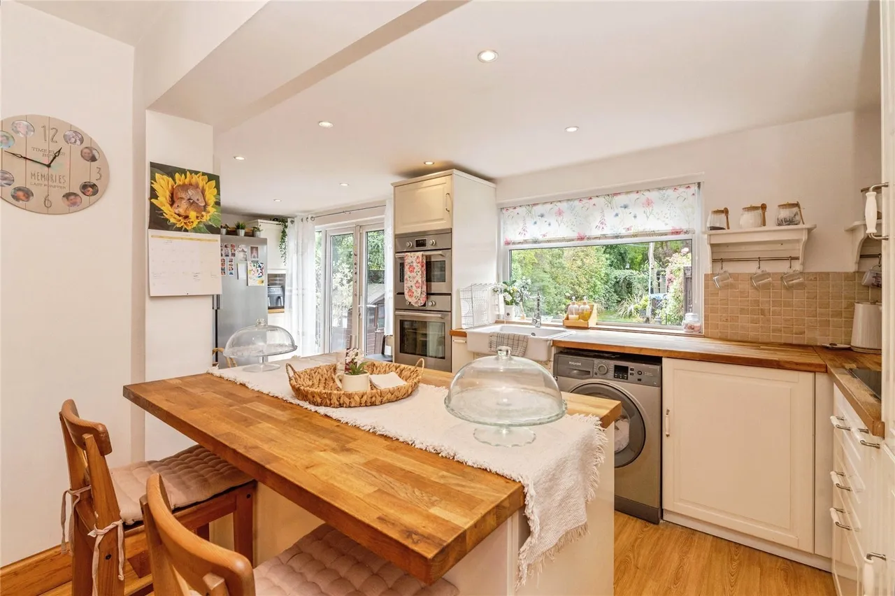 Alexandra Road, RAINHAM, Essex, RM13, photo 15
