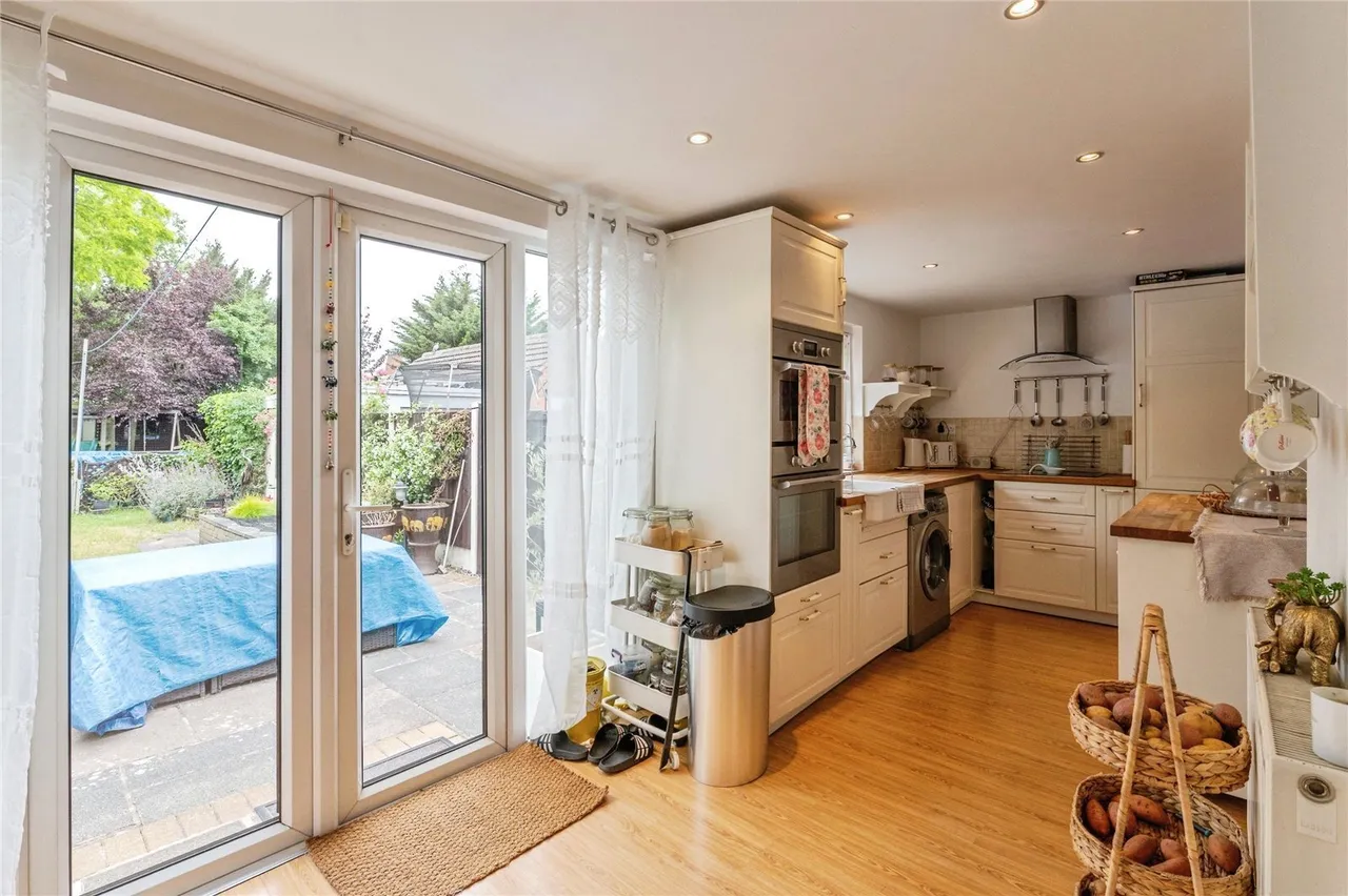 Alexandra Road, RAINHAM, Essex, RM13, photo 9