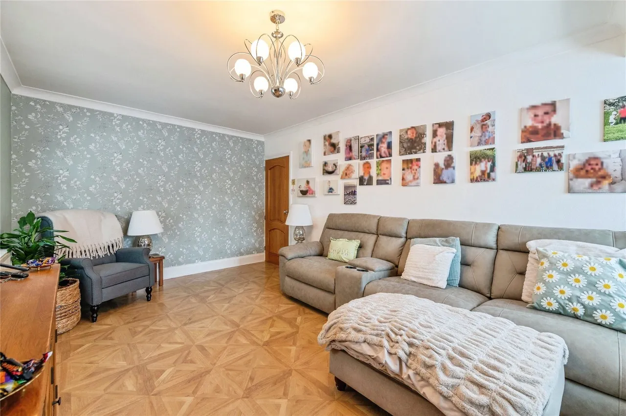 Alexandra Road, RAINHAM, Essex, RM13, photo 8