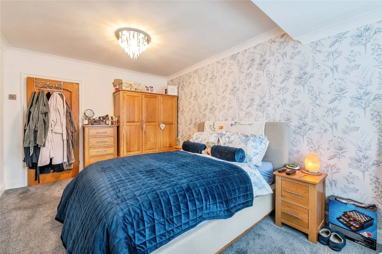 Alexandra Road, RAINHAM, Essex, RM13, photo 4