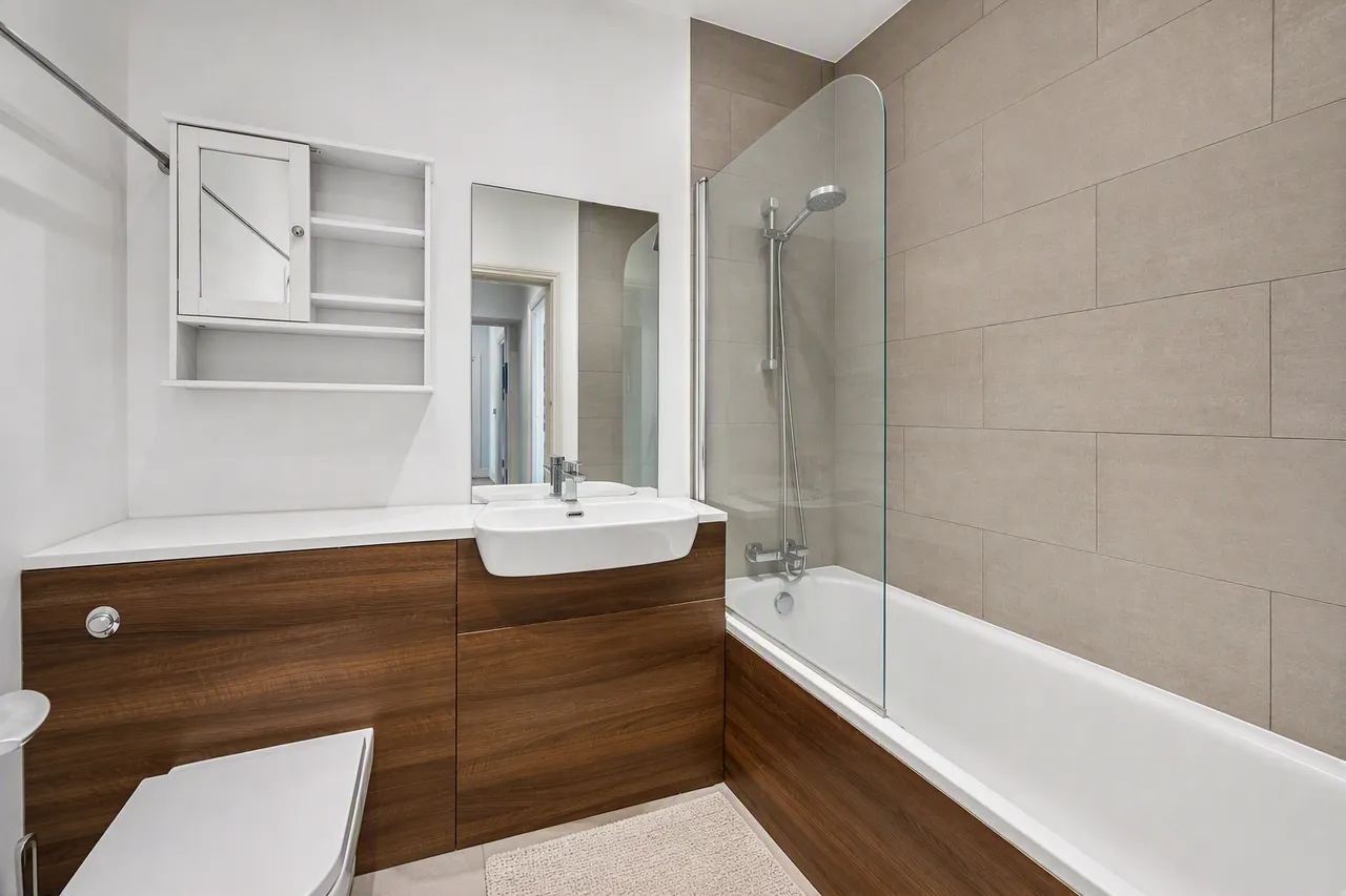 2, Electric Avenue, Brixton, London, SW9, photo 5