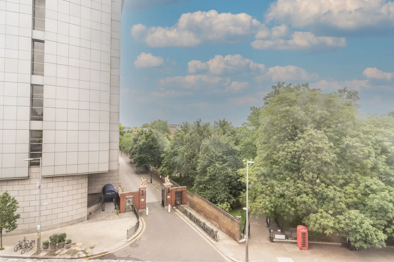 Flat E, 3 Kensington High Street, London, photo 8