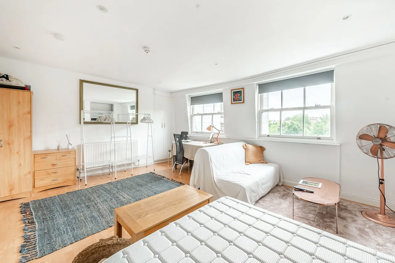 Flat E, 3 Kensington High Street, London, photo 6