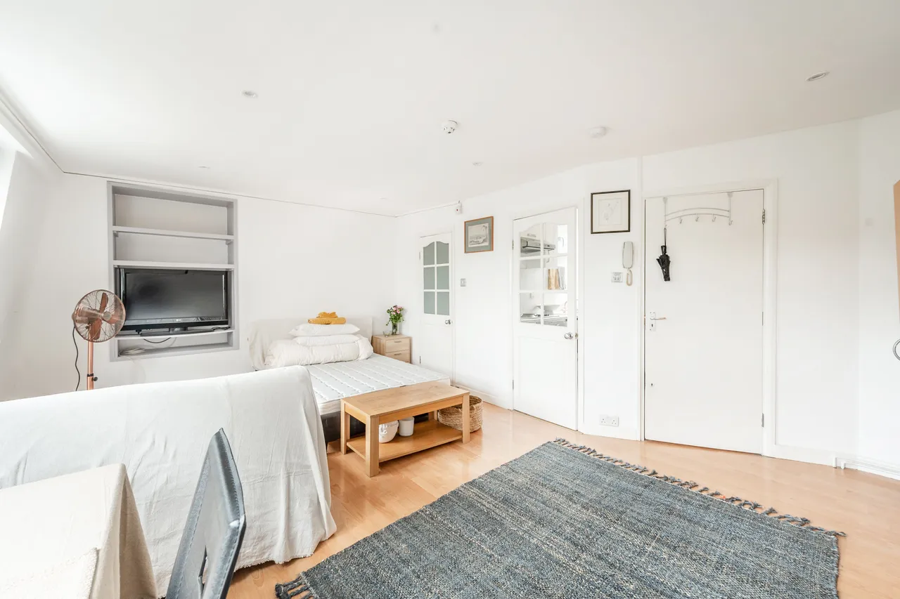 Flat E, 3 Kensington High Street, London, photo 4