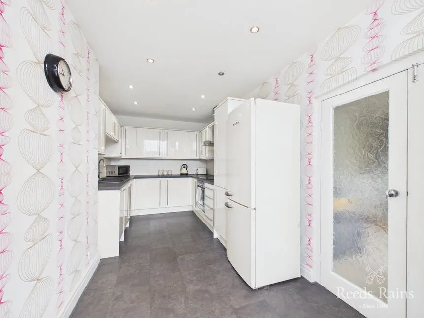 Prince of Wales Terrace, Scarborough, YO11, photo 14