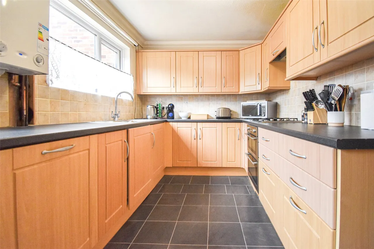 Basing Drive, Aldershot, Hampshire, GU11 3RL, photo 2