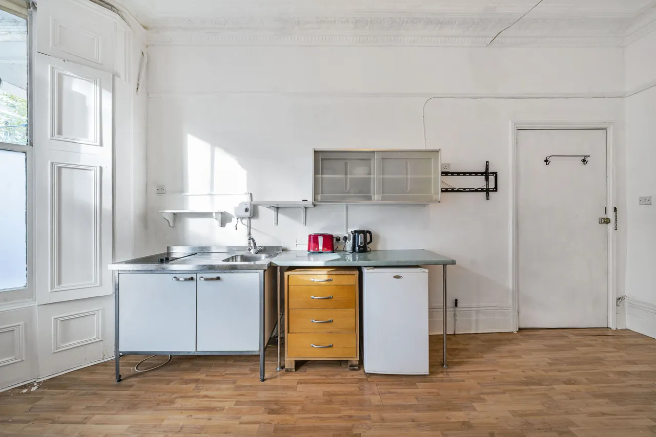 Flat 1, 22 Marloes Road, London, photo 12