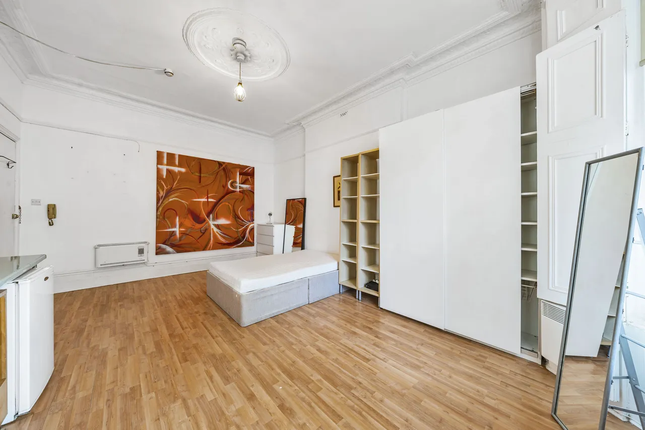 Flat 1, 22 Marloes Road, London, photo 9