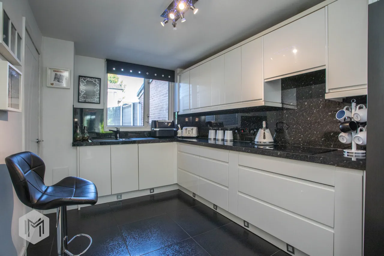 Kirkhope Walk, Bolton, BL1 3DG, photo 4