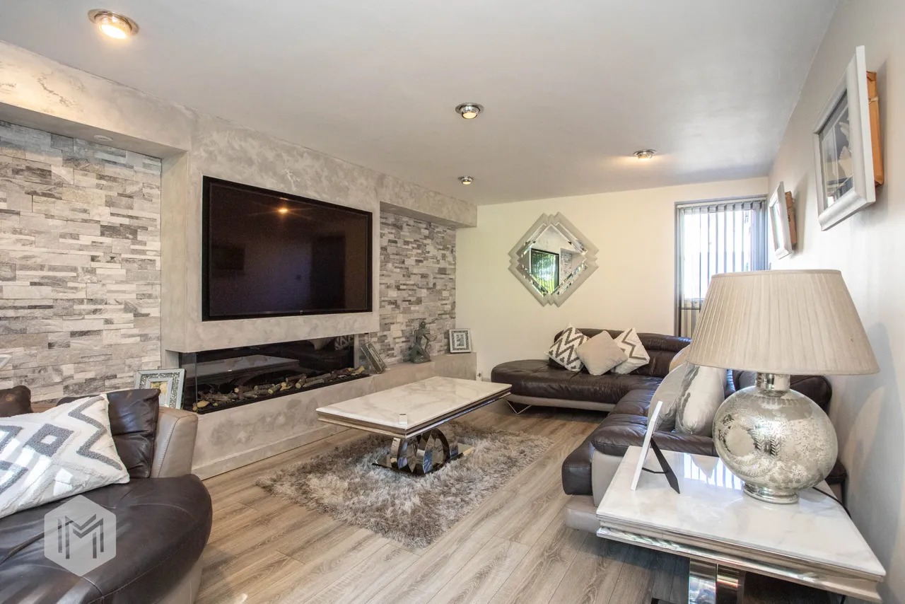 Kirkhope Walk, Bolton, BL1 3DG, photo 2