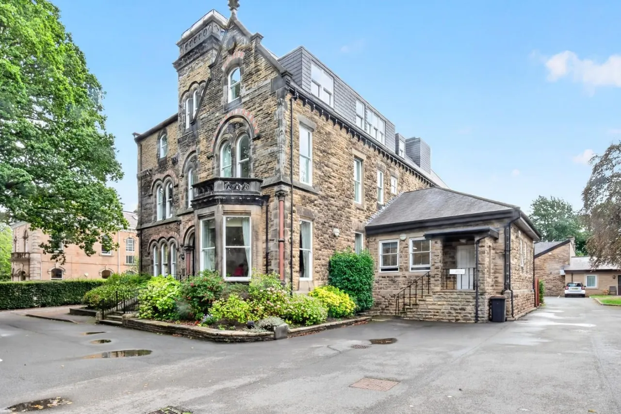 2 bed house for sale — Otley Road, Harrogate
