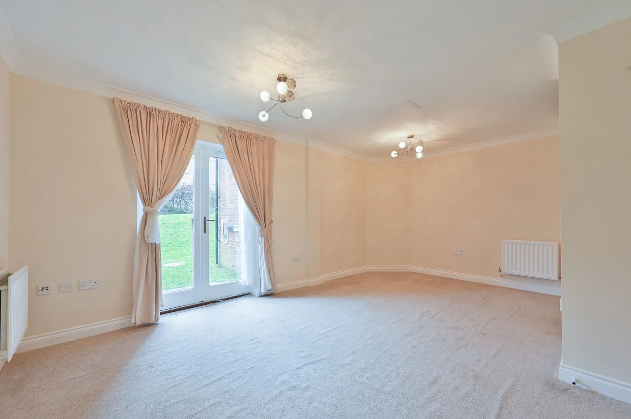 2 Keats House, Cottage Close, Harrow, photo 2