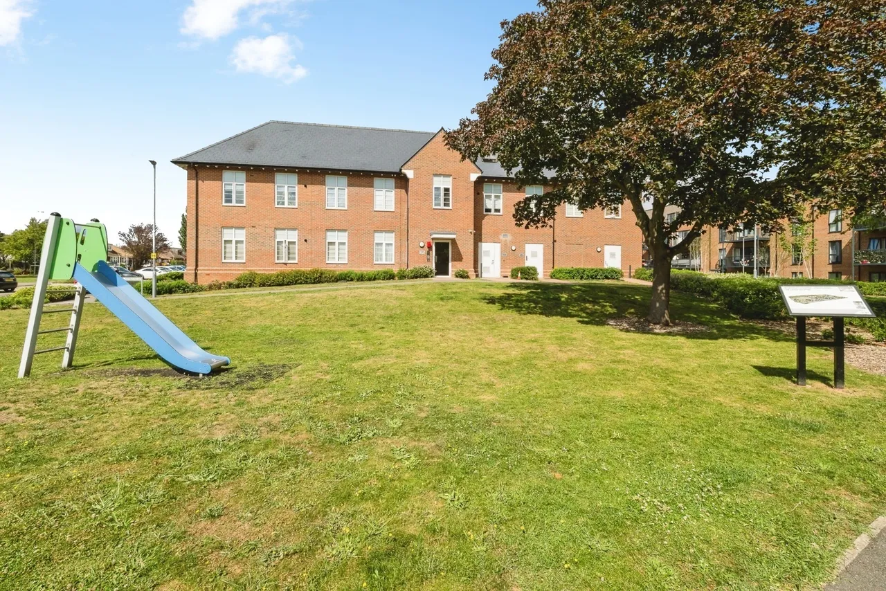 Whittle Drive, Hornchurch, RM12, photo 23