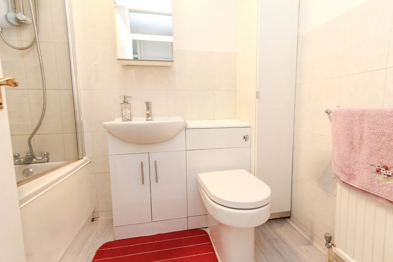 Bearwood Gardens, Fleet, GU51 3QU, photo 7