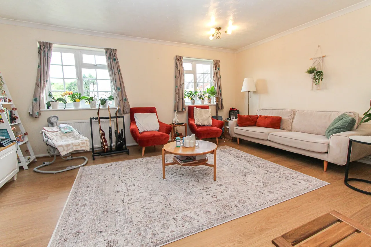 Bearwood Gardens, Fleet, GU51 3QU, photo 2