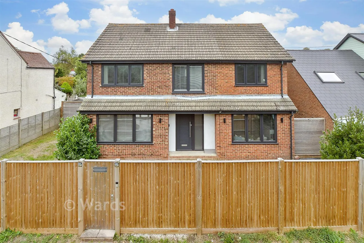 4 bed house for sale, Dover Road, Walmer, CT14
