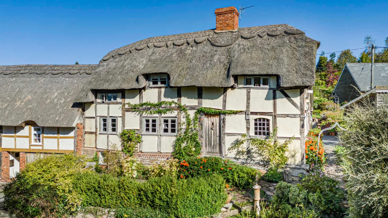 Hemhill, Lugwardine - 3 Bedroom Cottage with 2 Holiday Cottages, photo 2
