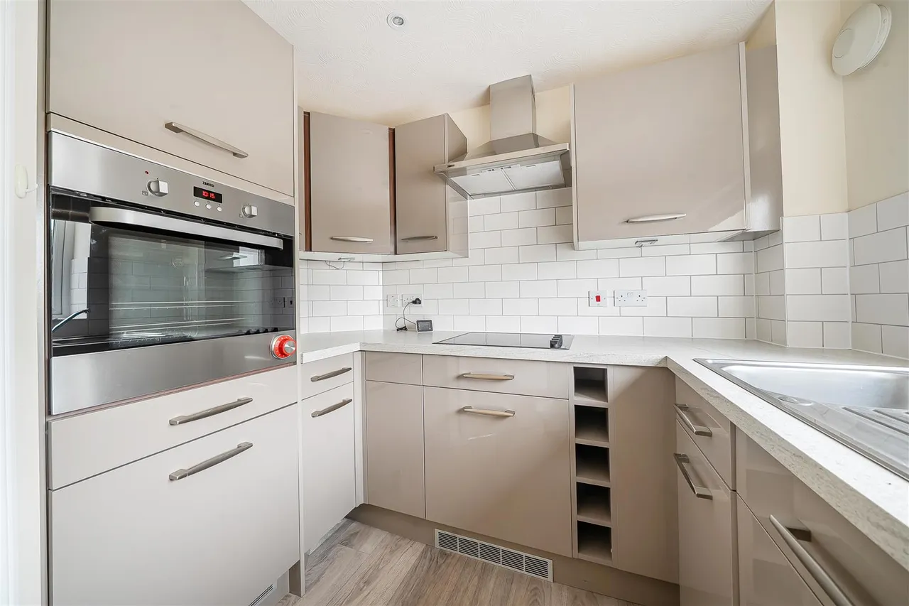 West Street, Newbury, RG14, photo 5
