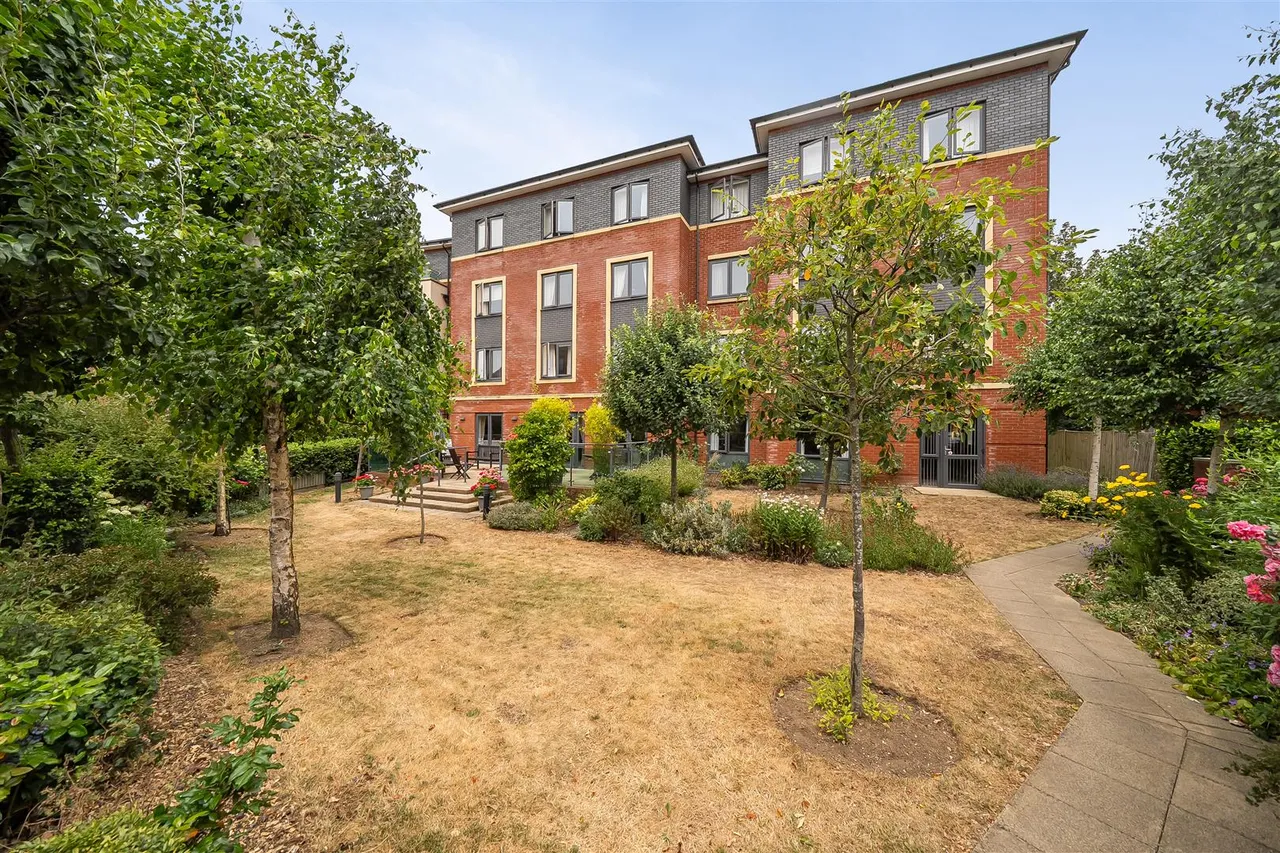 West Street, Newbury, RG14, photo 12