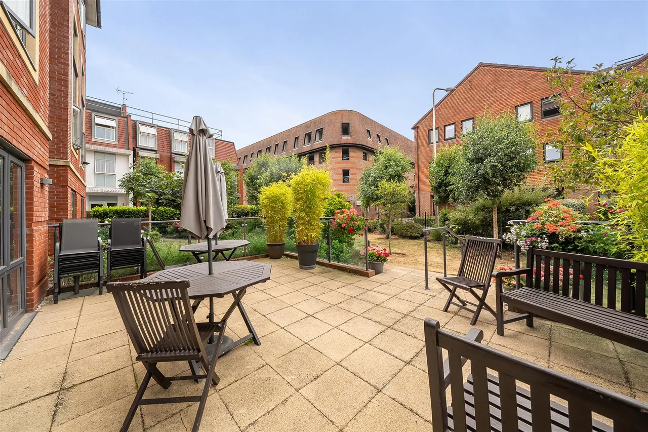 West Street, Newbury, RG14, photo 11