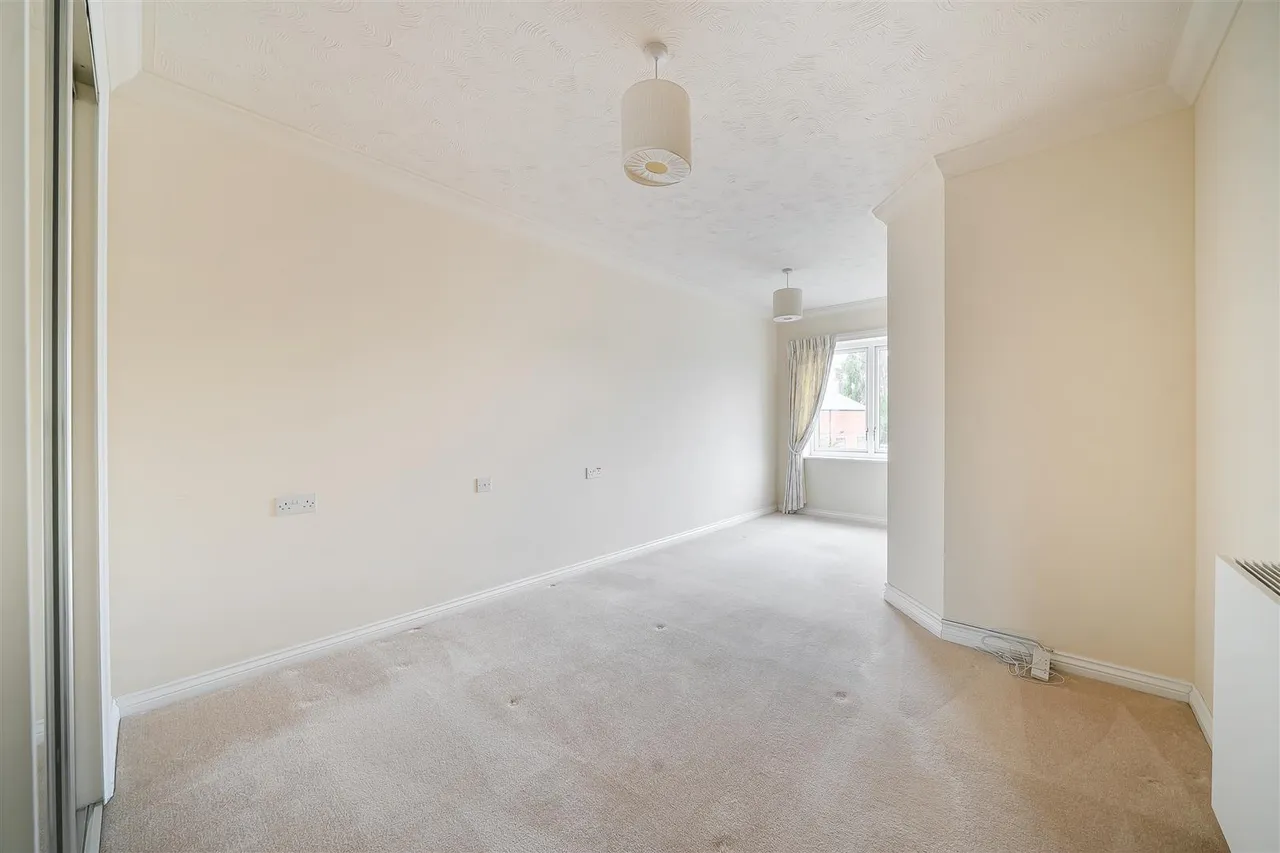 West Street, Newbury, RG14, photo 8